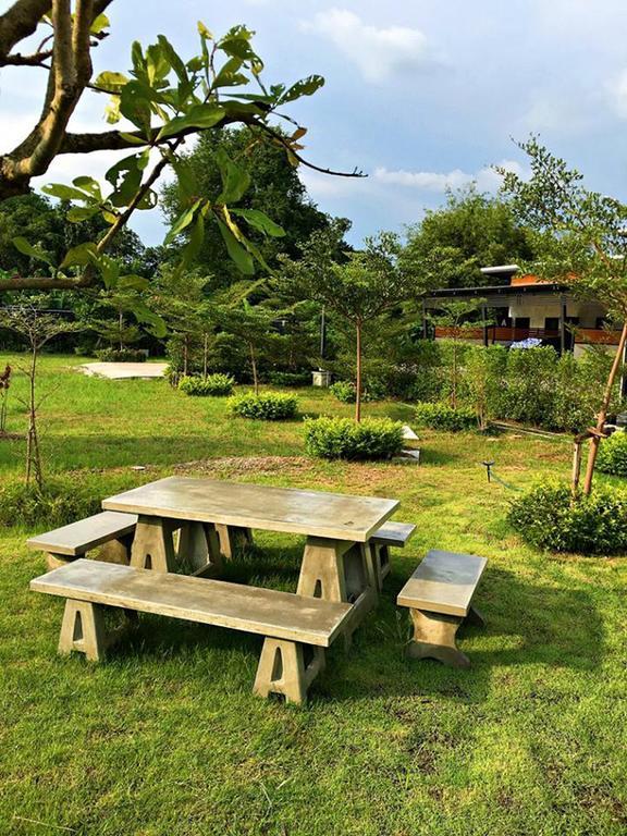 The Loft Resort Kabin Buri Экстерьер фото